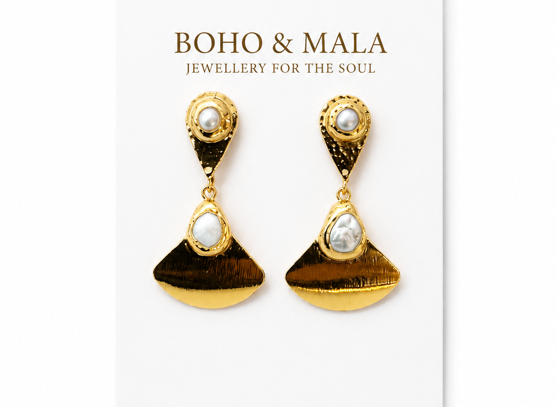 
                  
                    Pearl Mirage Earring
                  
                