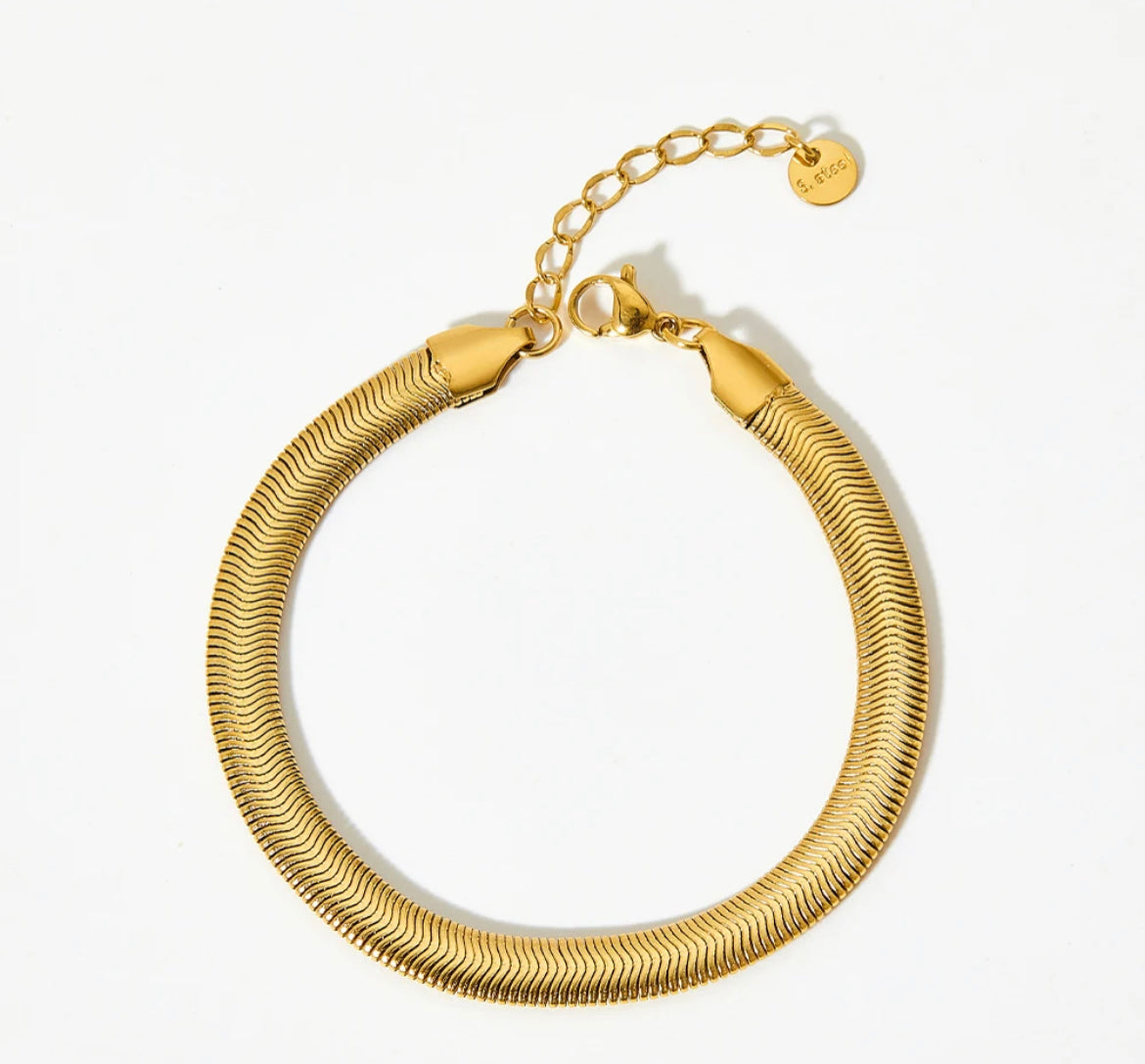 
                  
                    Boho & Mala Thick Chain Gold Plated / Stainless Steel Bracelet
                  
                