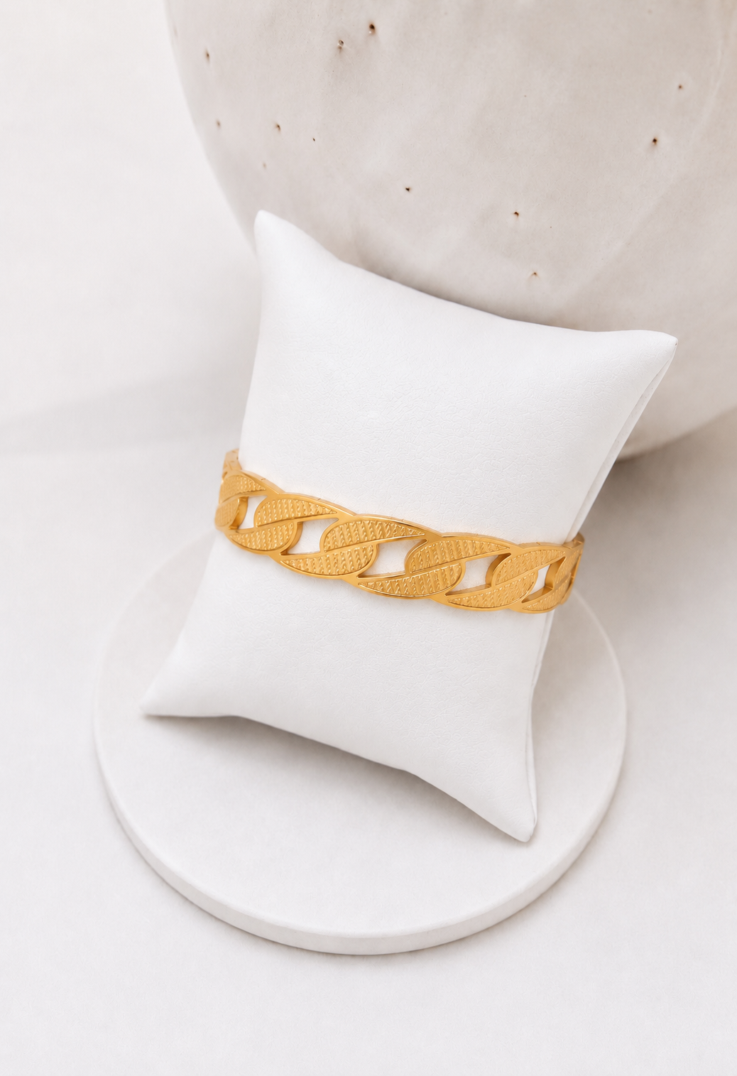 
                  
                    Aurora Link Waterproof Bangle
                  
                