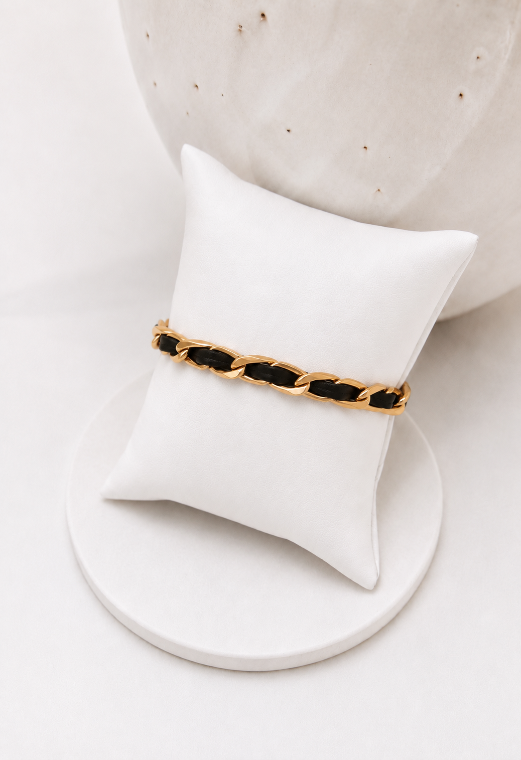 
                  
                    Noir Luxe Chain Bracelet
                  
                