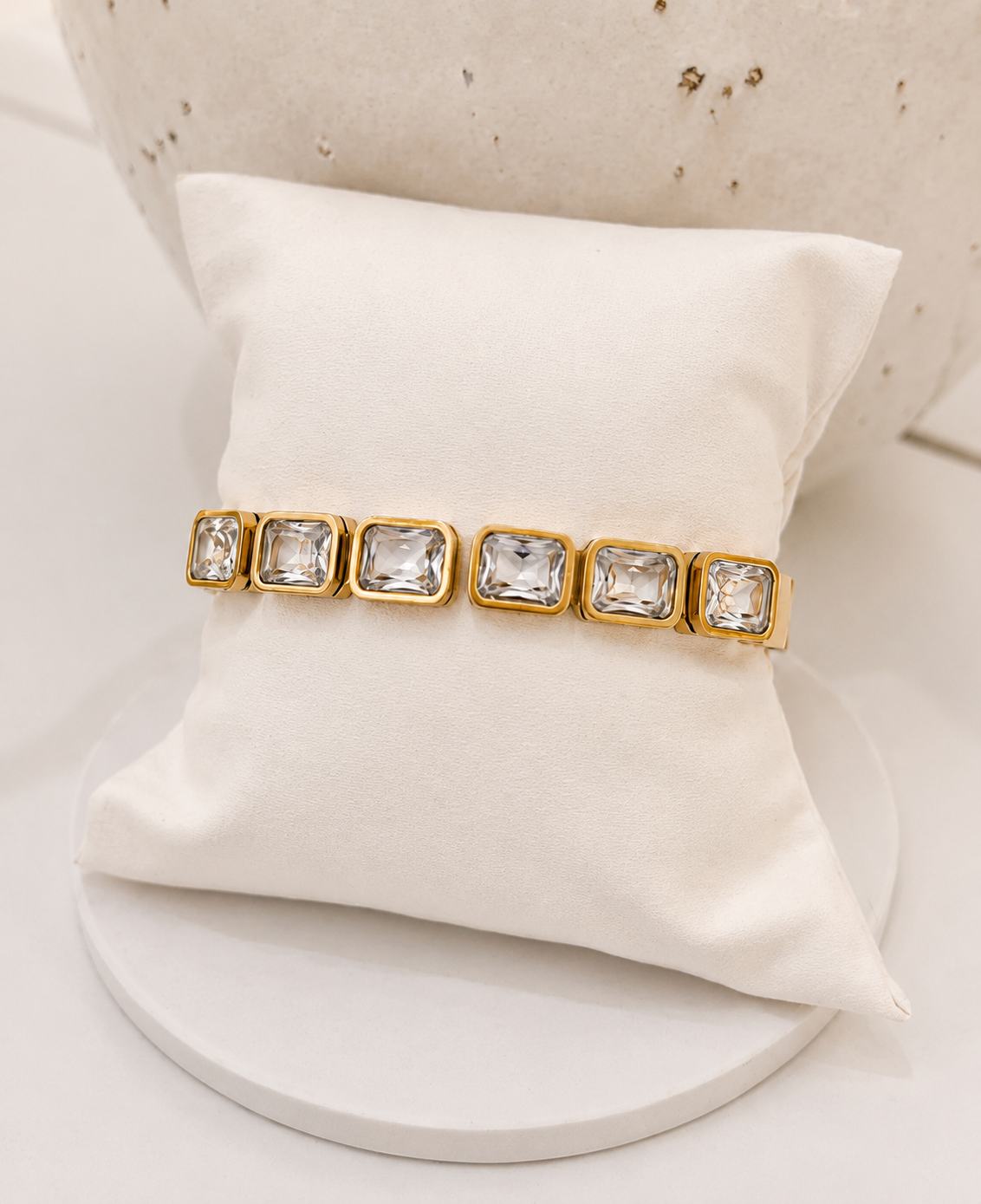 
                  
                    Lorienne Bangle
                  
                