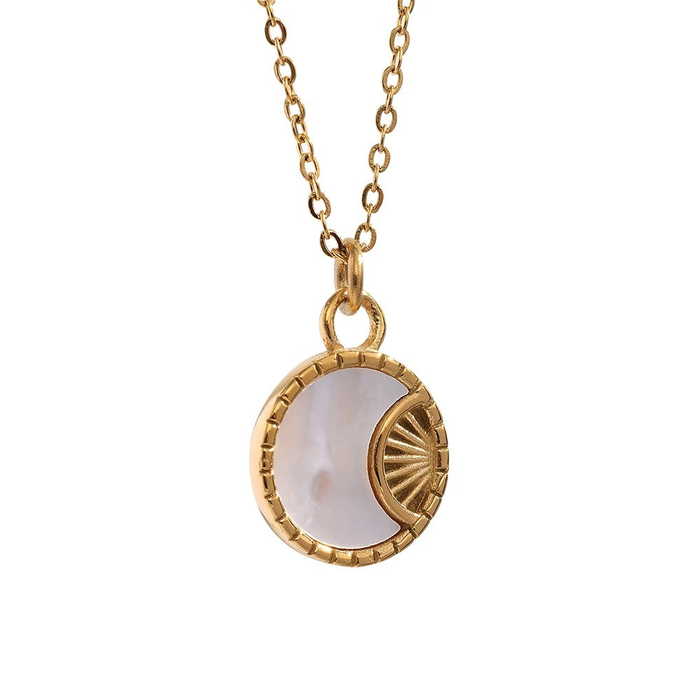 
                  
                    Boho & Mala Shell 18k Gold Plated / Stainless Steel Pendant Necklace PN10061
                  
                